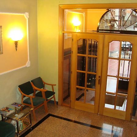 Hostal Universal Бенавенте Екстериор снимка