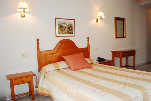 Hostal Universal Бенавенте Екстериор снимка