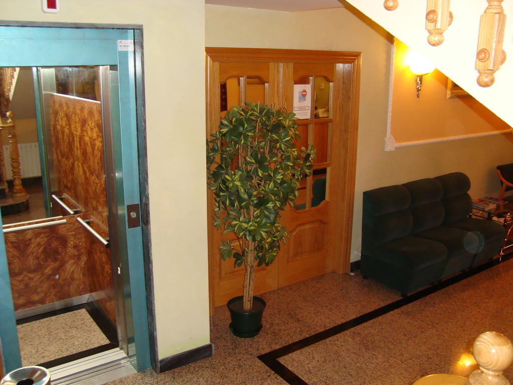 Hostal Universal Бенавенте Екстериор снимка