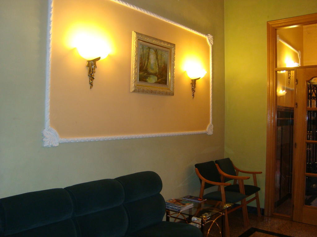 Hostal Universal Бенавенте Екстериор снимка